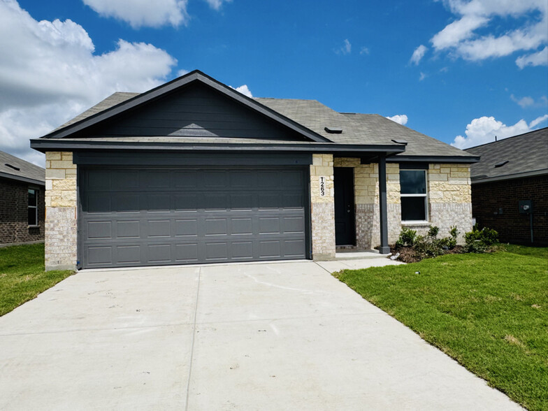 Primary Photo - 1263 Falcon Hts Dr