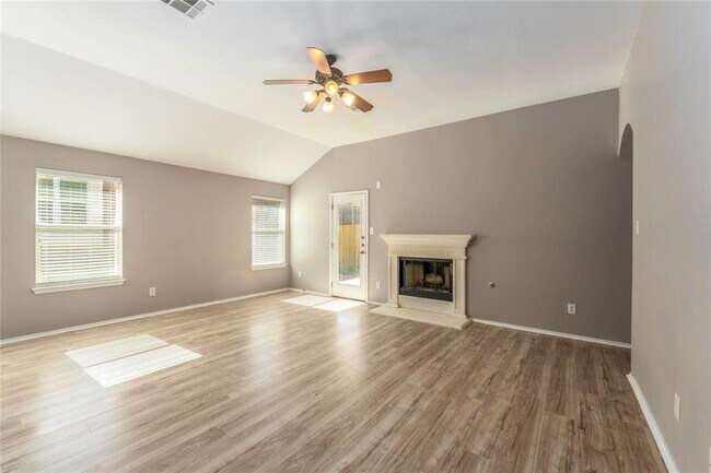 Building Photo - 249 Ashwood N