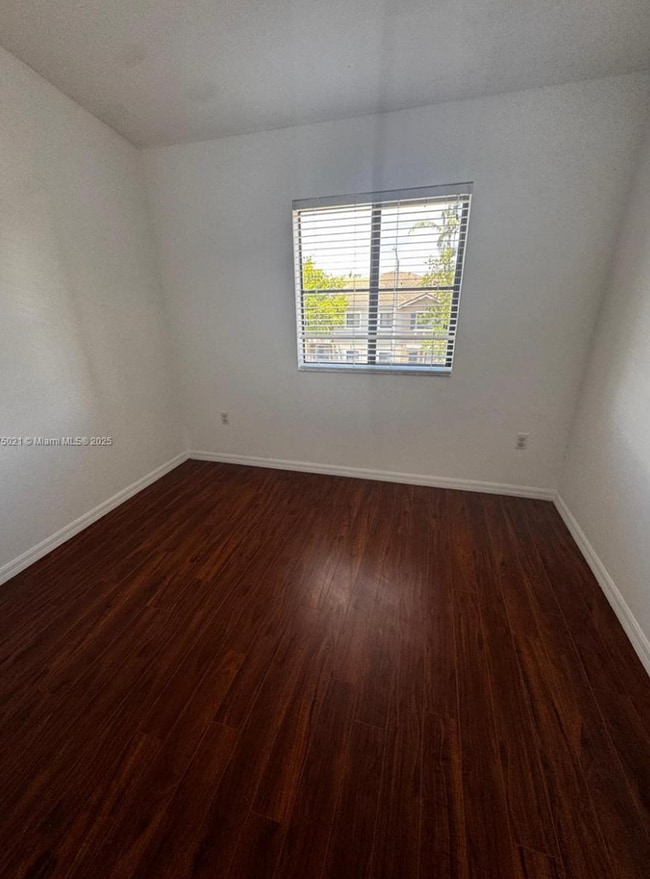 Building Photo - Beautiful 2/2 apartment