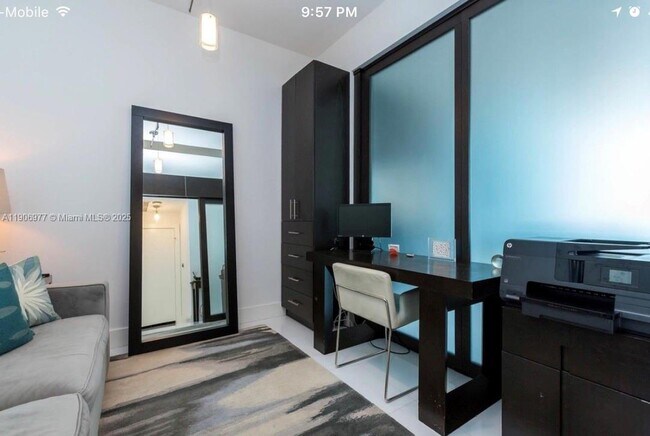 Building Photo - 900 Biscayne Blvd