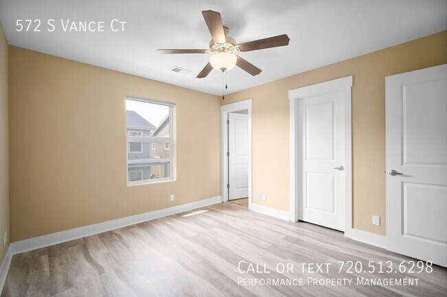 Building Photo - 572 S Vance St