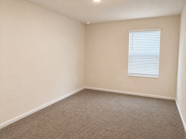Building Photo - Enjoy the lifestyle that Cross Creek has to offer!