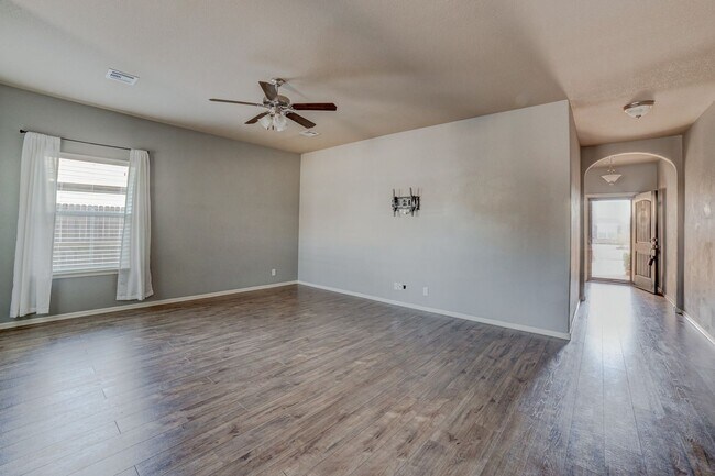 Building Photo - 3 Bed | 2 Bath in Owasso!