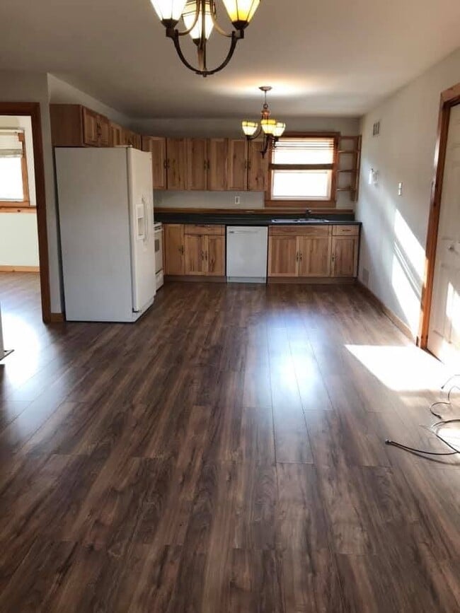 Building Photo - 264 Chestnut St