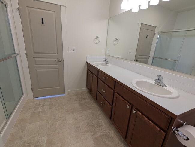 Building Photo - 3667 SW Pumice Stone Ave