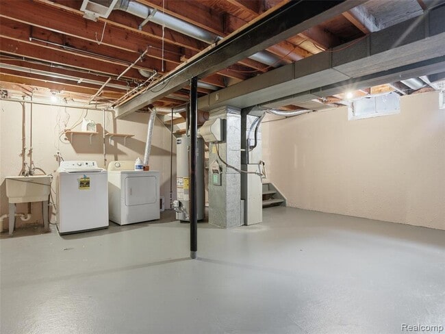 Building Photo - 35213 Taffy Dr