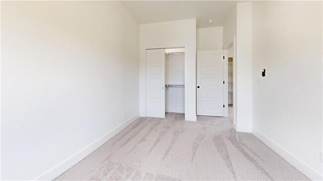 Building Photo - 510 W Olive St