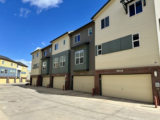 Building Photo - 11235 Colony Row