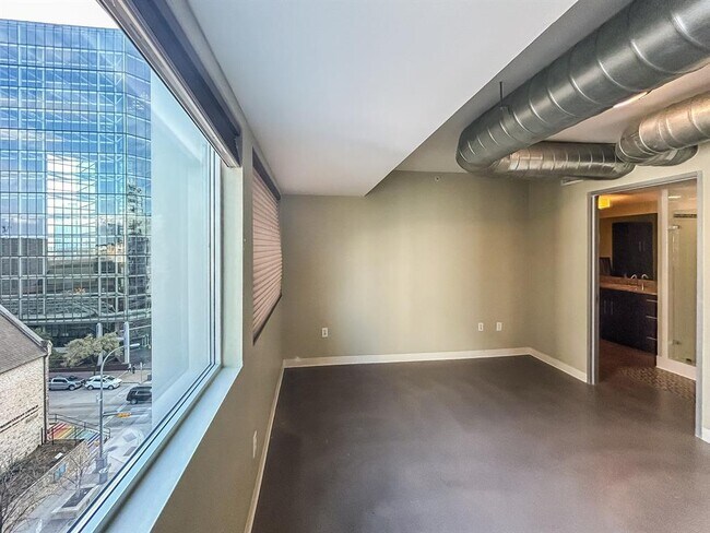 Building Photo - 800 Brazos St