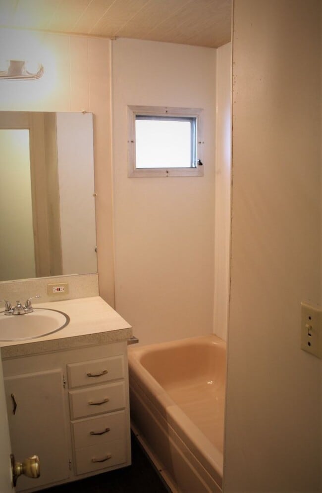 Building Photo - 55+ Spacious 2 bed 2 bath SIERRA DAWN HOME!