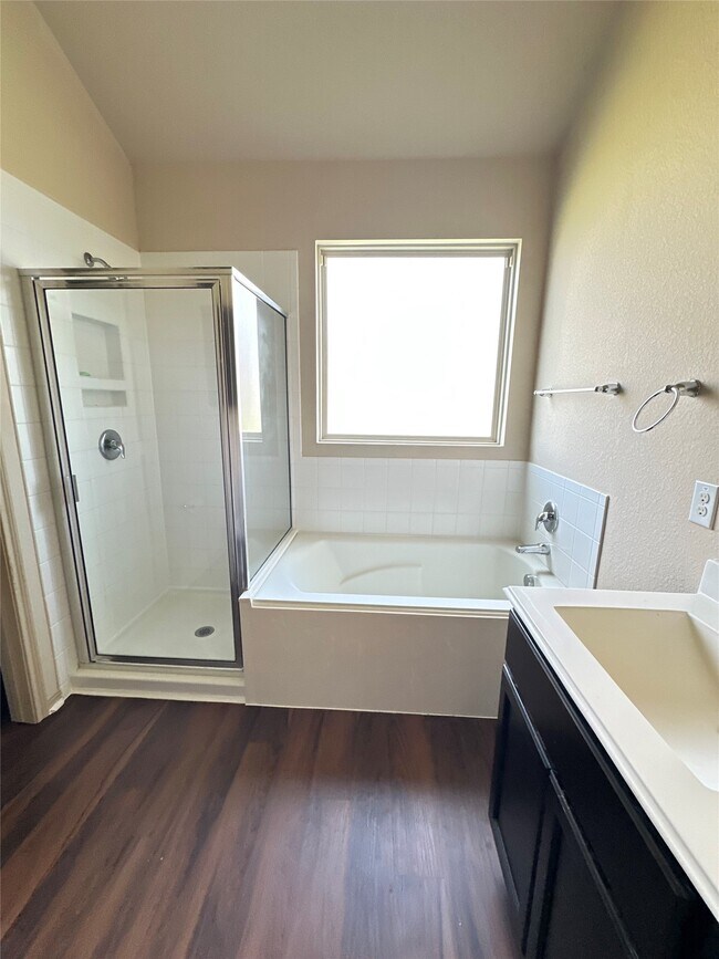 Building Photo - 5202 Lilac Hollow Ln