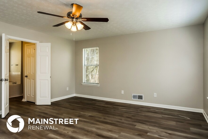 Building Photo - 5222 Oaktree Trail
