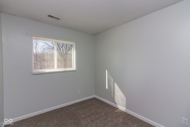 Building Photo - 1602 S Grant Ave