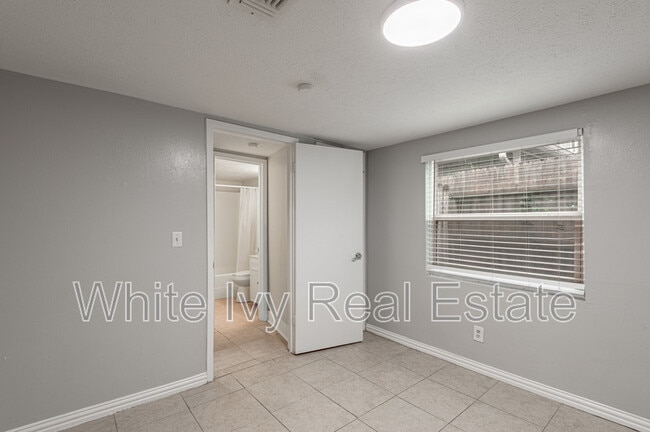 Building Photo - 26620 Primrose Ct