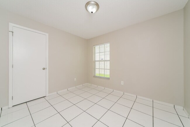 Building Photo - 8344 Fort Thomas Way