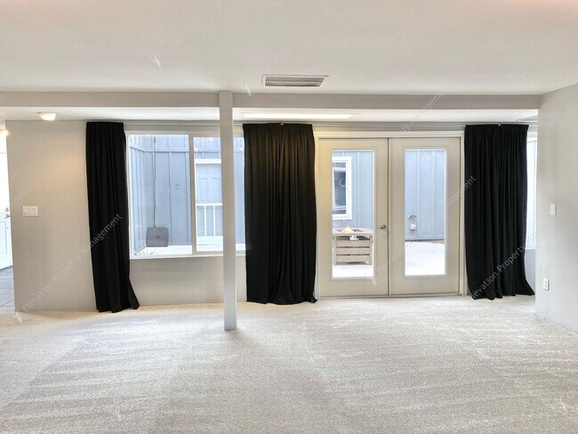 Building Photo - Mid-Century Modern Courtyard Gem in the Old Farm District