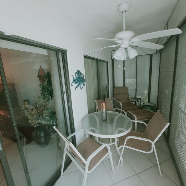 Building Photo - 15449 Lakes of Delray Blvd