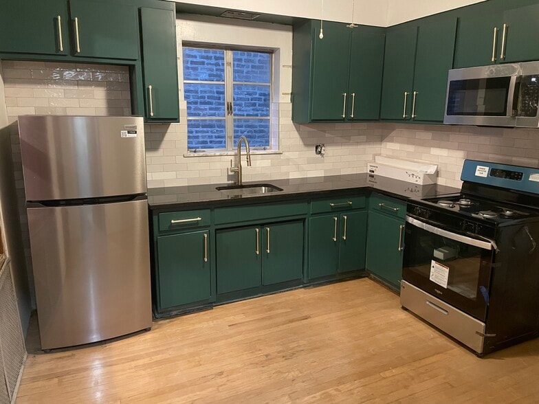 Building Photo - 2345 W 24th St