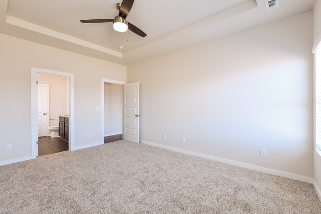 Building Photo - 26214 Valley Ridge Rd