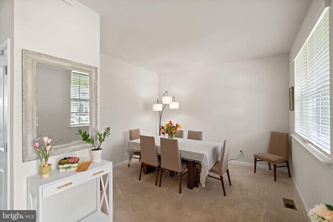 Building Photo - 35418 River Bend Dr