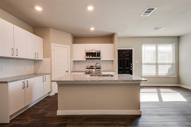 Building Photo - 748 Fallow Dr