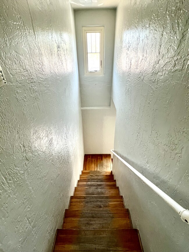 Building Photo - 120 Arno St SE