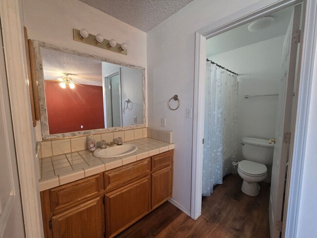 Building Photo - 930 Conejo Ave
