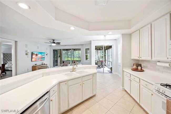 Building Photo - 1786 Tarpon Bay Dr S