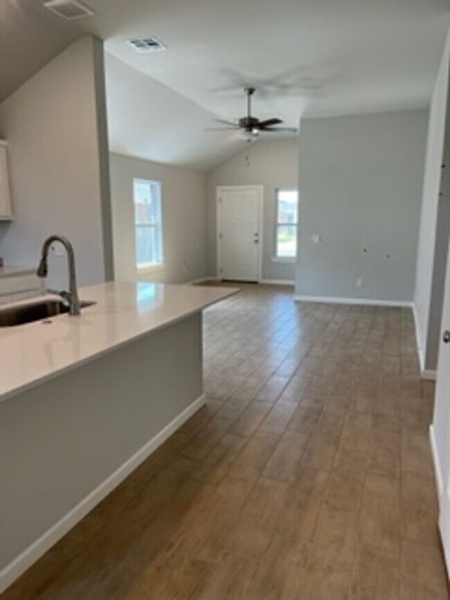 Building Photo - Enchanting New Home