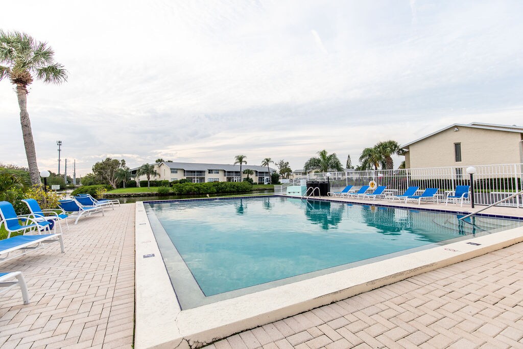 Building Photo - 1815 Robalo Dr