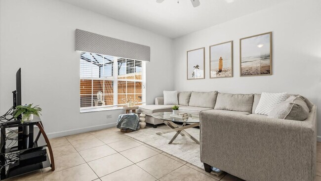 Building Photo - 8942 Cuban Palm Rd