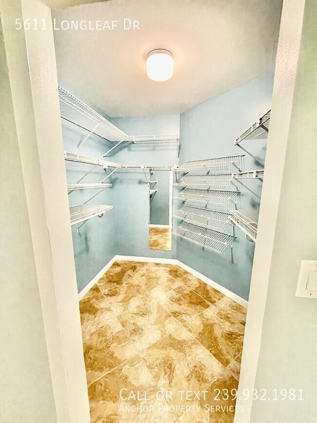 Building Photo - 5611 Longleaf Dr