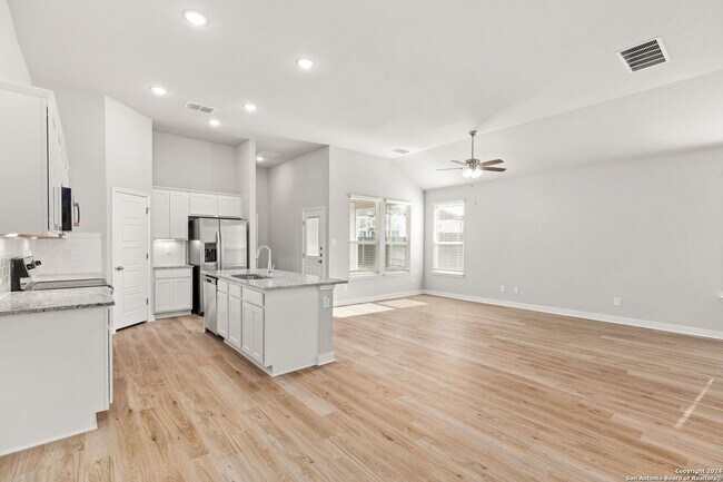 Building Photo - Stunning 4-bedroom, 3-bathroom Luxury Duplex on a HUGE Corner Lot!