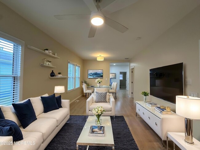 Building Photo - 678 Buttonwood Ave