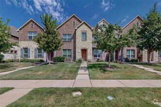 Building Photo - 2404 Jameson Ln