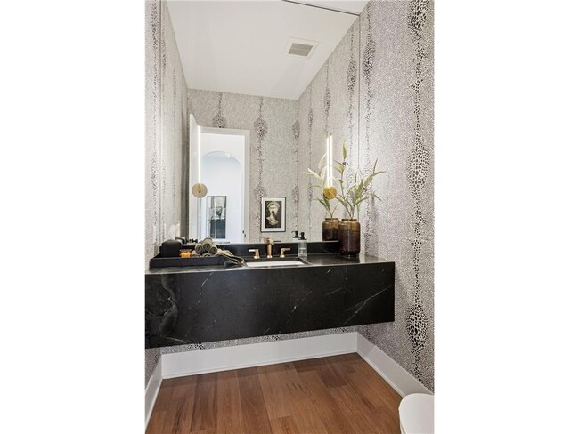 Building Photo - 6297 Yuma Ln N