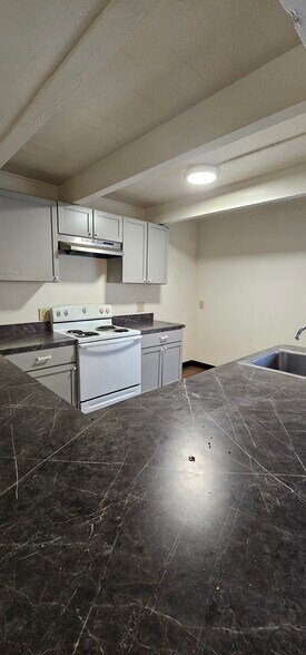 Building Photo - 824 N 70th St