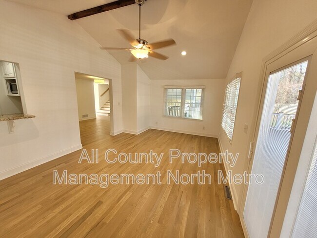 Building Photo - 180 Crestwood Ct