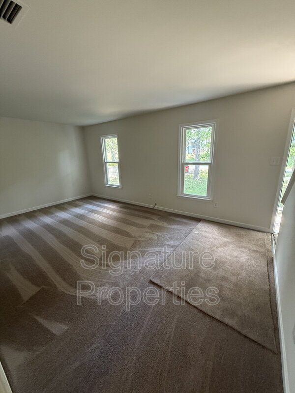 Building Photo - 12424 Sandbag Rd