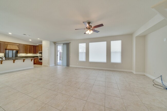 Building Photo - 10129 Bay Harbor Dr