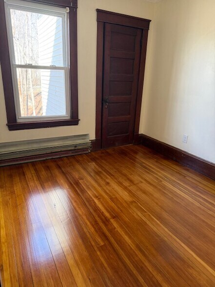 Building Photo - 48 Wakefield Ave