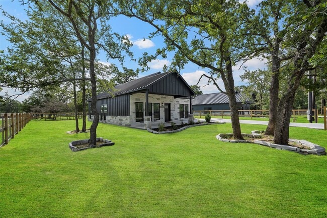 Building Photo - 310 Sweet Gum Ln