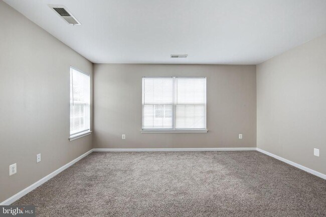 Building Photo - 151 Brynwood St