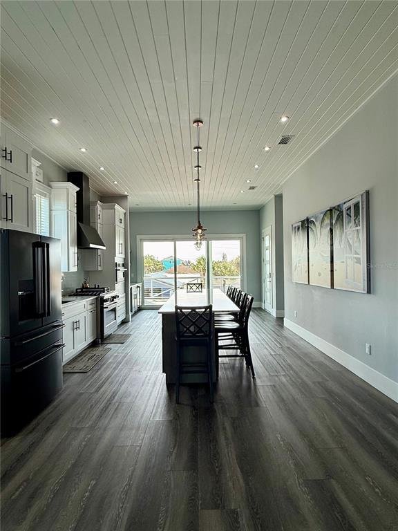 Building Photo - 304 N 7th St