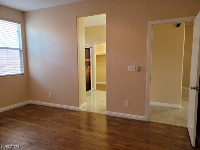 Building Photo - 1965 Digger Pine Dr