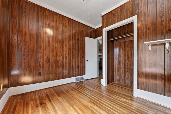 Building Photo - 133 N Gorin Ave
