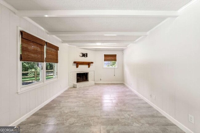 Building Photo - 190 Thompson Pl