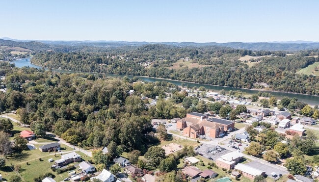 1/2 mi to Boone Lake - 487 Kentucky Ave