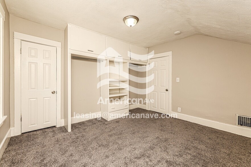 Building Photo - 821 Catalpa Dr.