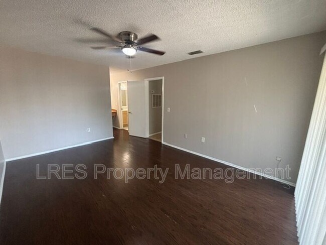 Building Photo - 4564 Pheasant Run Dr